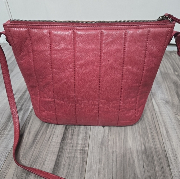 AMERICAN LEATHER CO. Dayton Quilted Leather Crossbody Bag Purse Red - Picture 6 of 12